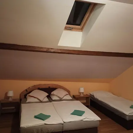 U Bileho Jaka Apartment *